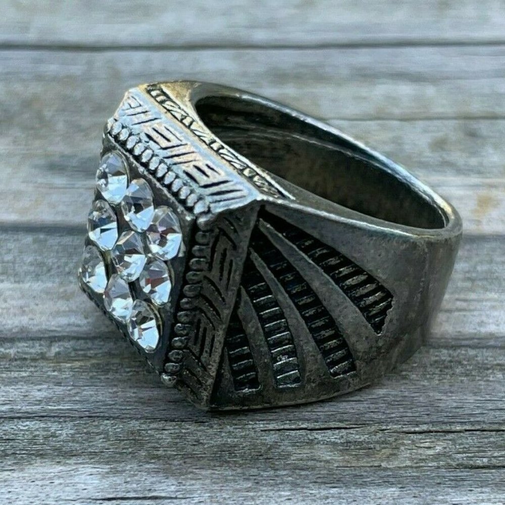 Men Ring Silver Tone Antique Style Crystal Accent Men Fashion Jewelry Size 8.5 - Picture 6 of 11